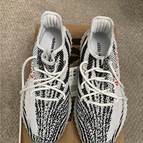adidas gazelle silver green womens adidas Yeezy Boost 350 V2 Zebra